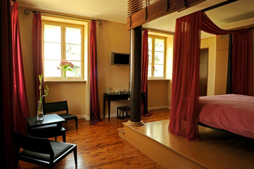 Logis De Nantas Bed and Breakfast Saint-Jean-Bonnefonds Δωμάτιο φωτογραφία